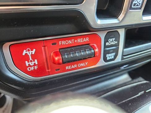 Used 2021 Jeep Wrangler Unlimited Rubicon AWD/4WD image 3