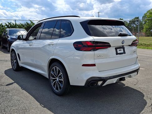 New 2026 BMW X5 xDrive40i w/ M Sport Package AWD/4WD image 3