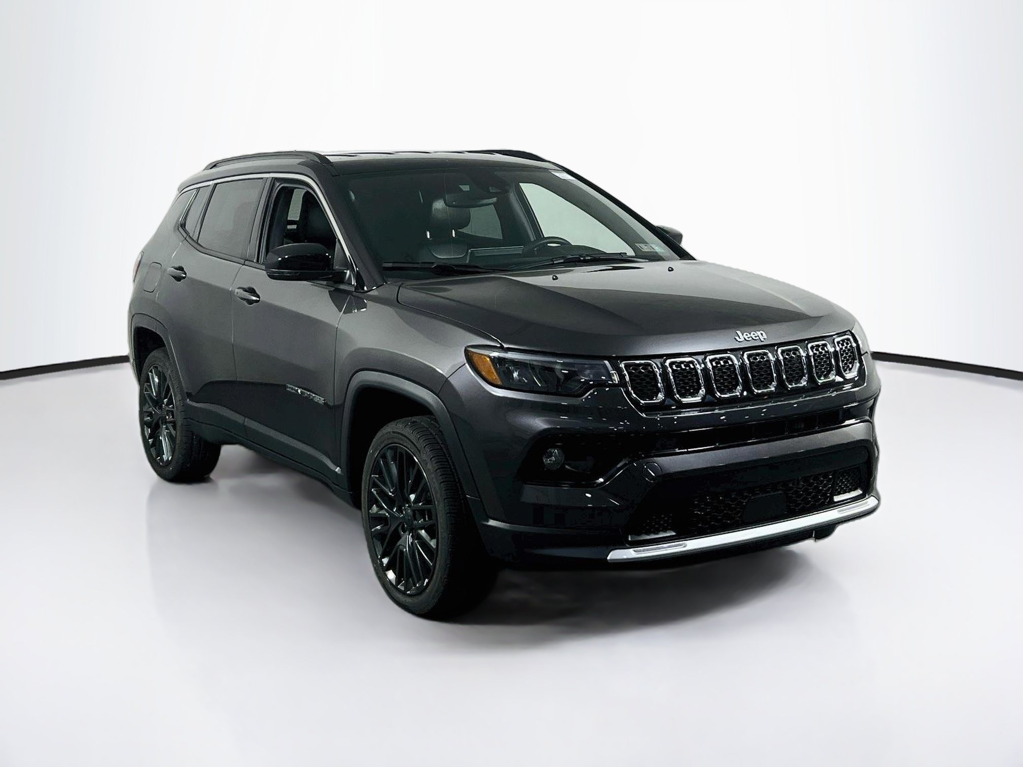 Used 2023 Jeep Compass Limited w/ Elite Group AWD/4WD image 3