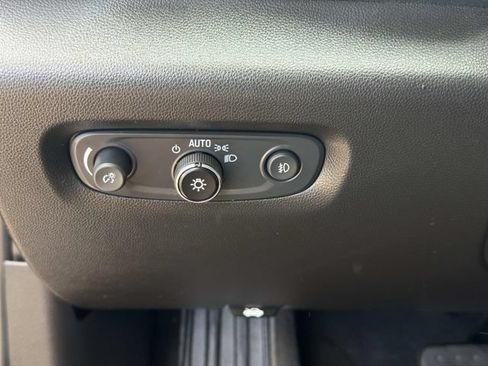 Used 2020 Chevrolet Traverse LT FWD image 26