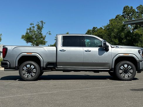 New 2025 GMC Sierra 2500 Denali w/ Denali Reserve Package image 3