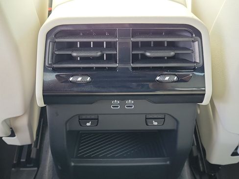 Used 2026 BMW 530i RWD image 12