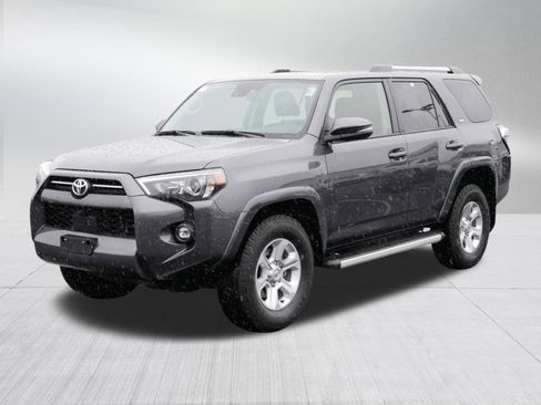 Certified 2022 Toyota 4Runner SR5 Premium w/ Moonroof Package image 3