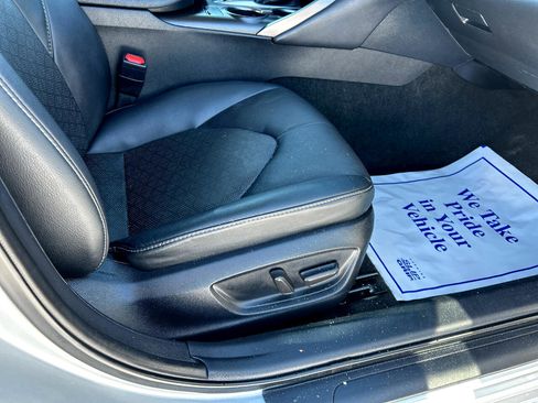 Used 2023 Toyota Camry XSE image 8