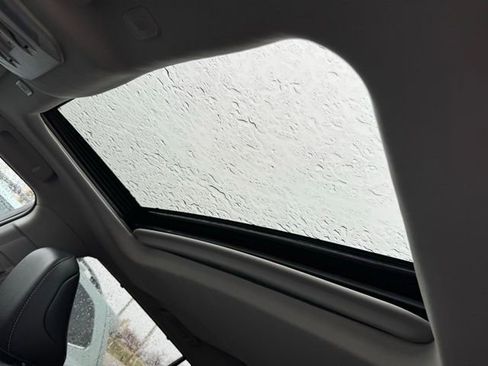 Certified 2025 Toyota Highlander XLE image 7