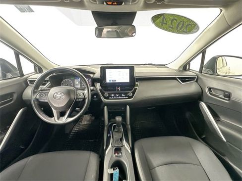 Used 2024 Toyota Corolla Cross LE image 3