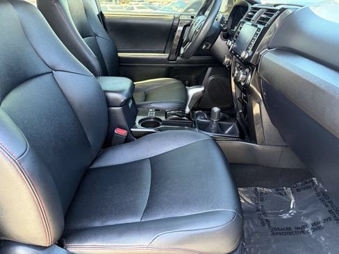Used 2020 Toyota 4Runner TRD Off-Road Premium AWD/4WD image 20