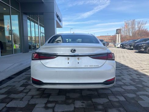 Certified 2021 Lexus ES 250 w/ Premium Package image 8