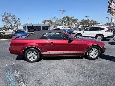 Used 2006 Ford Mustang Convertible image 7