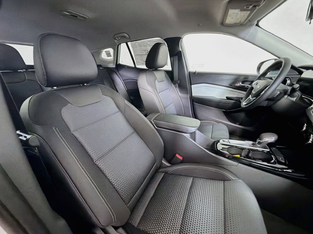 New 2026 Chevrolet Trax LT w/ Driver Confidence Package FWD image 23