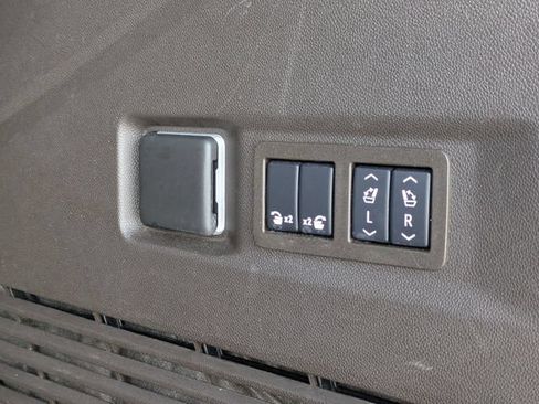 Used 2024 GMC Yukon Denali w/ Advanced Technology Package RWD image 15