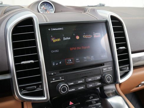 Used 2017 Porsche Cayenne Turbo image 68