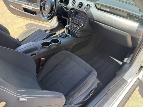 Used 2018 Ford Mustang GT RWD image 14