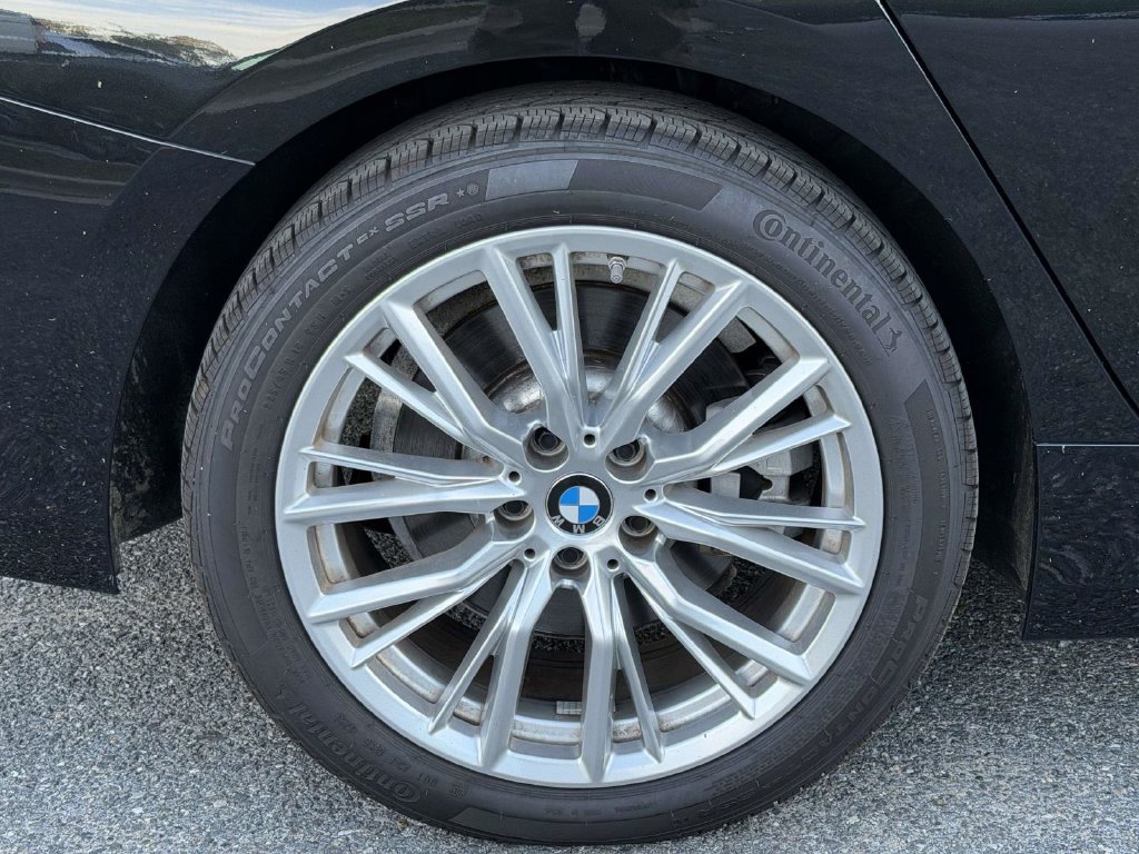 Used 2024 BMW 330i xDrive Sedan AWD/4WD image 7