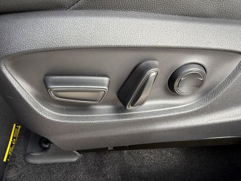 Used 2024 Toyota bZ4X XLE image 19