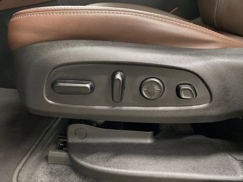 Used 2021 Buick Enclave Avenir w/ Avenir Technology Package image 14