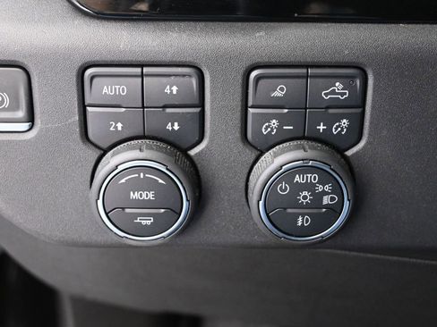 Used 2023 Chevrolet Silverado 1500 High Country w/ Technology Package image 36