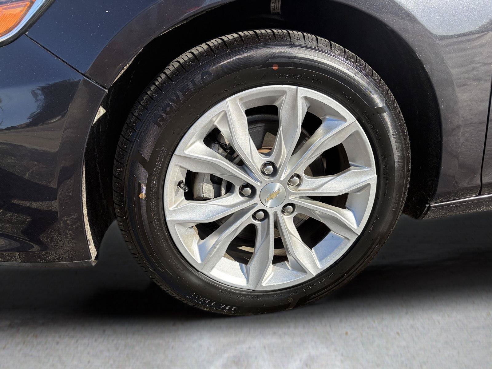 Used 2023 Chevrolet Malibu LT FWD image 3