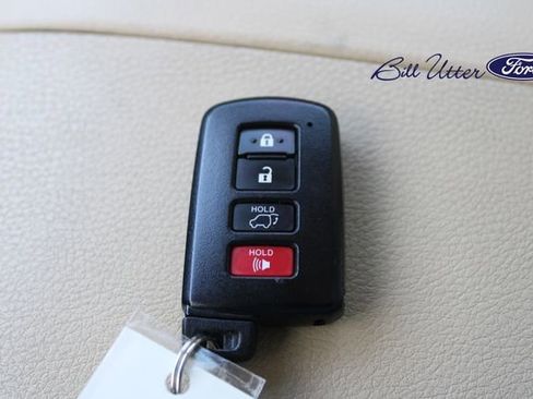 Used 2018 Toyota Highlander XLE image 27