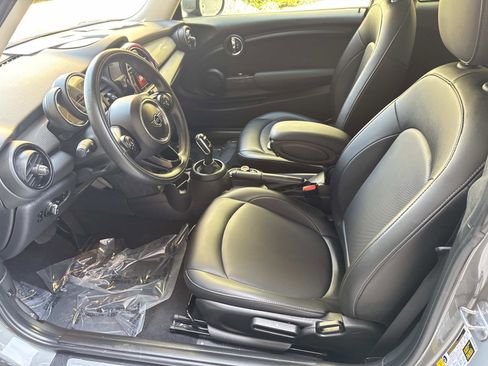Used 2020 MINI Cooper 2-Door Hardtop FWD image 8