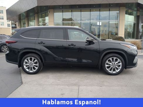 Used 2024 Toyota Highlander Limited AWD/4WD image 2