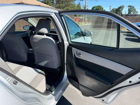 Used 2017 Toyota Corolla LE FWD image 12