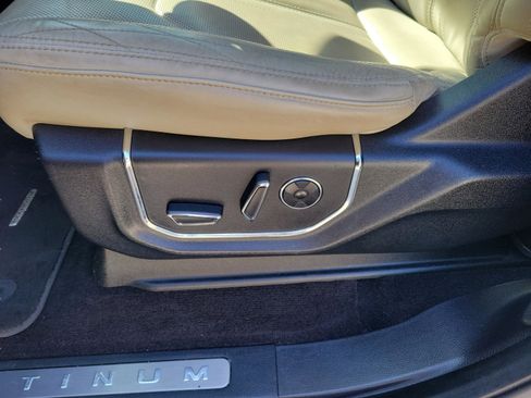 Used 2019 Ford Expedition Platinum RWD image 27