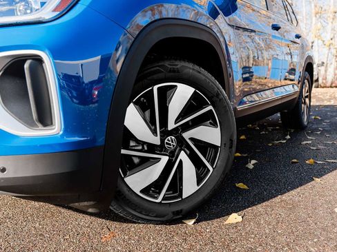 New 2026 Volkswagen Atlas SEL image 6