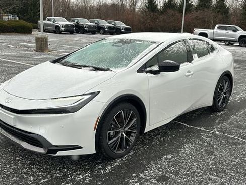 New 2026 Toyota Prius XLE image 2