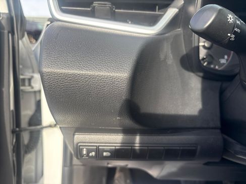 Used 2023 Toyota Corolla LE image 19