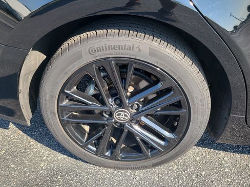 Used 2025 Toyota Camry SE FWD image 9