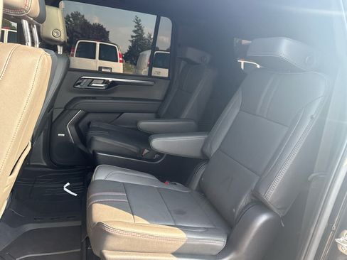 Certified 2026 Chevrolet Suburban RST w/ RST Capability Package AWD/4WD image 24