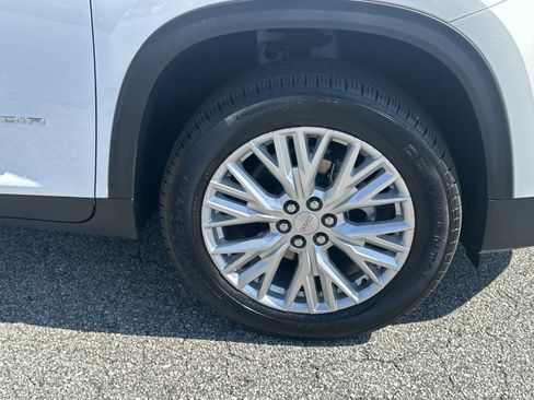 Used 2026 GMC Acadia Elevation w/ Elevation Premium Package FWD image 12