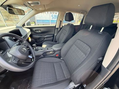 New 2026 Honda HR-V LX image 10
