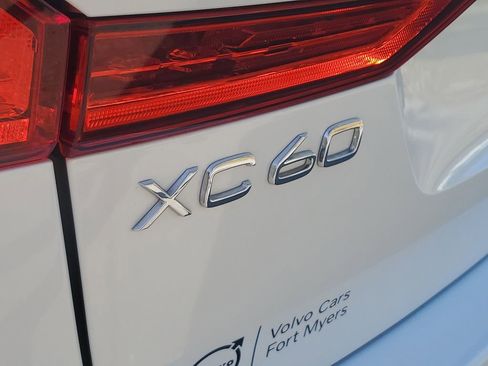 Certified 2025 Volvo XC60 B5 Ultra image 14