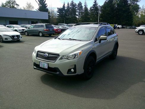 Used 2017 Subaru Crosstrek 2.0i Premium image 1