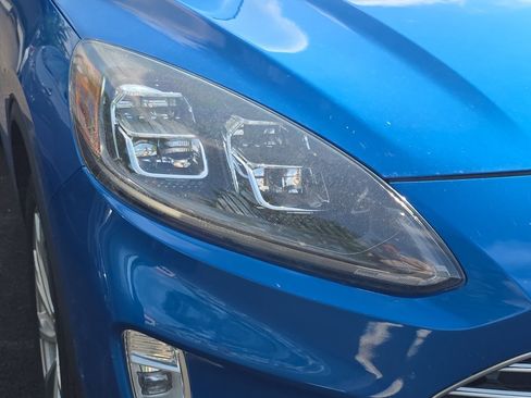 Used 2021 Ford Escape Titanium w/ Titanium Elite Package AWD/4WD image 9