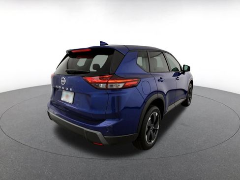 Used 2025 Nissan Rogue SV FWD image 9