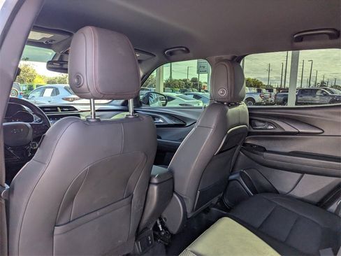 Used 2023 Chevrolet TrailBlazer RS w/ Convenience Package image 19