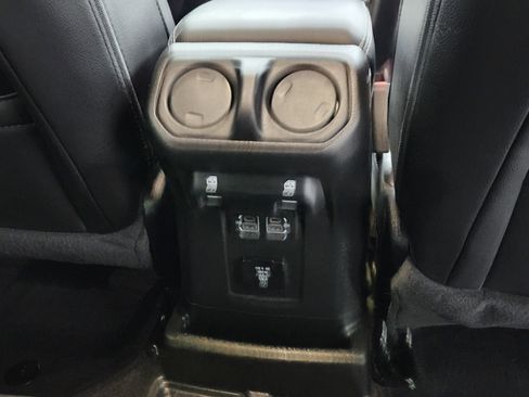 Used 2022 Jeep Wrangler Unlimited Sahara w/ Cold Weather Group AWD/4WD image 22