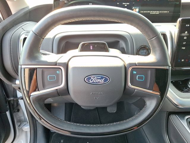 Used 2025 Ford Expedition Platinum AWD/4WD image 18