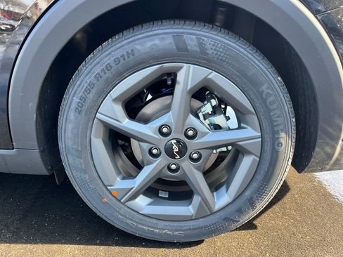 New 2026 Kia K4 LXS image 10