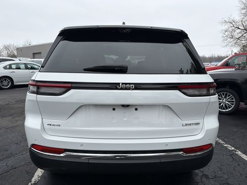 Used 2023 Jeep Grand Cherokee Limited w/ Luxury Tech Group II AWD/4WD image 5