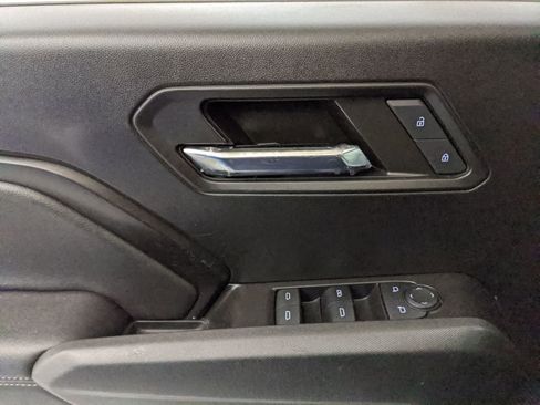 Used 2024 Chevrolet Colorado LT w/ LT Convenience Package image 21