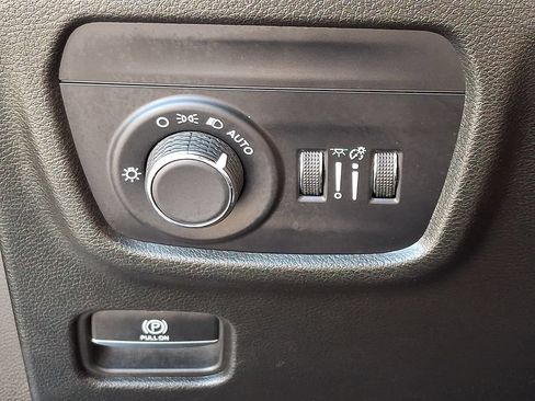 Used 2023 Jeep Grand Cherokee Altitude AWD/4WD image 26