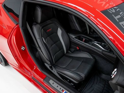Used 2018 Chevrolet Camaro SS RWD image 75