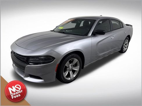 Used 2016 Dodge Charger SXT w/ Premium Group RWD image 8