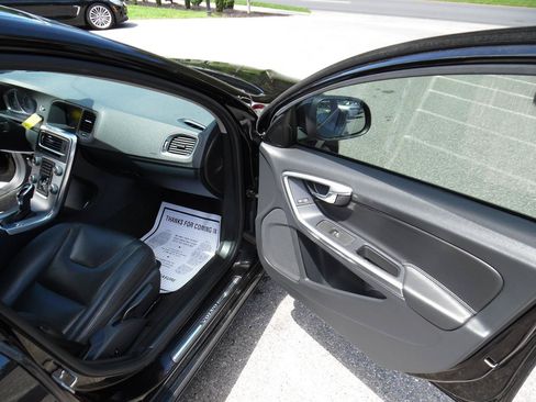 Used 2017 Volvo S60 T5 Dynamic FWD image 22
