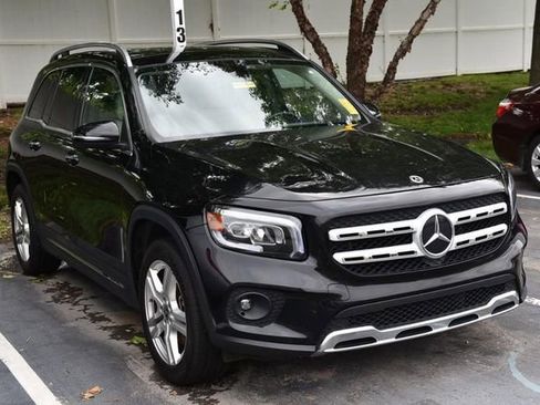 Used 2023 Mercedes-Benz GLB 250 4MATIC w/ Premium Package image 4