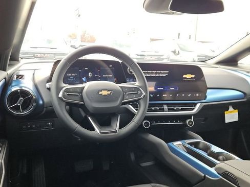 New 2026 Chevrolet Equinox EV LT AWD/4WD image 24